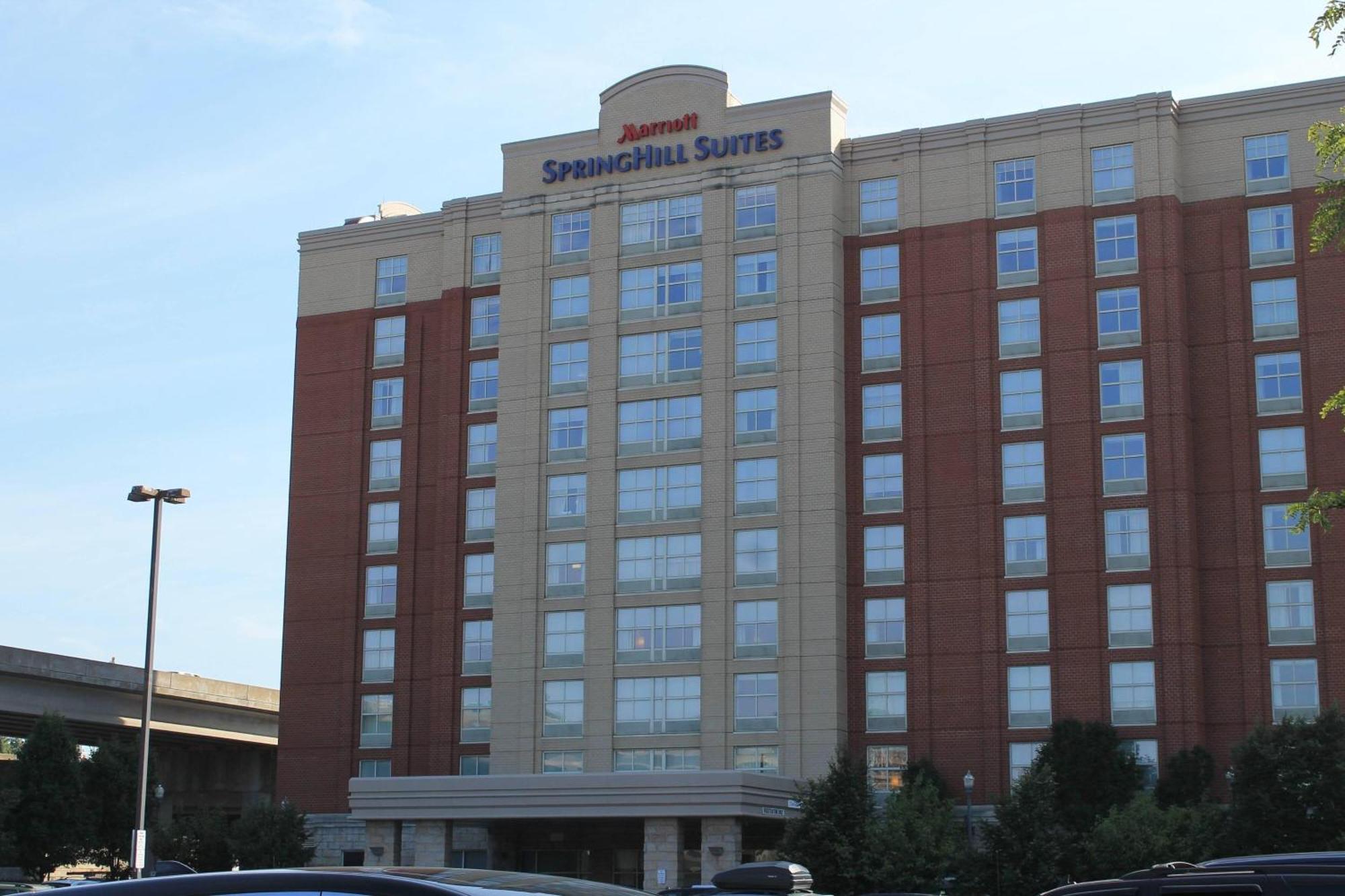 Hotel Springhill By Marriott North Shore